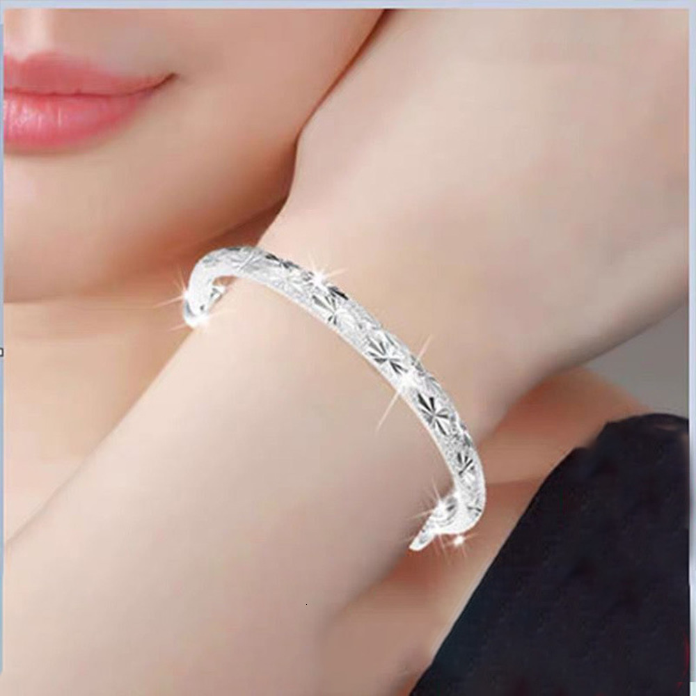 Hand catenary 925 silver plated solid Star full belly star Romc Flower Bracelet, Golden;silver
Hand catenary 925 silver plated solid Star full belly star Romc Flower Bracelet, Golden;silver