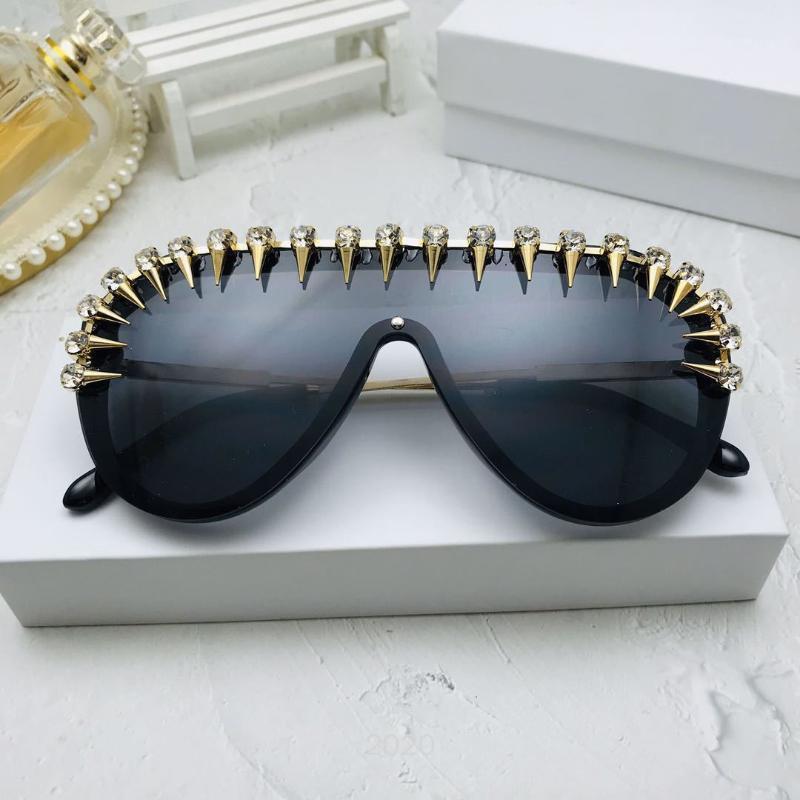 Sunglasses MINCL/2021 Luxury Retro Women's Pilot 2021 Brand Design For Female Round Rivets Shades UV400 NX
Sunglasses MINCL/2021 Luxury Retro Women's Pilot 2021 Brand Design For Female Round Rivets Shades UV400 NX