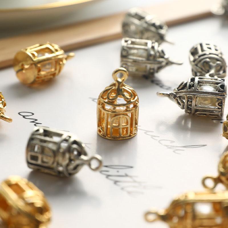 Charms 10pcs Birdcage With Pearl Inside Antique Bronze Pendant For DIY Hand Made Gold/Silver Jewelry Accessory 1.2*2.1CM, Bronze;silver
Charms 10pcs Birdcage With Pearl Inside Antique Bronze Pendant For DIY Hand Made Gold/Silver Jewelry Accessory 1.2*2.1CM, Bronze;silver