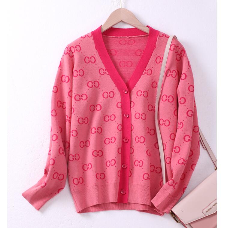 Knitted cardigan women sweater double G letter tees jacquard temperament V-neck thin knit jacket for women of the same style, Red
Knitted cardigan women sweater double G letter tees jacquard temperament V-neck thin knit jacket for women of the same style, Red