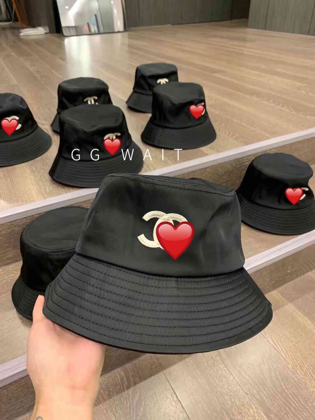 New middle ancient nylon fisherman's waterproof basin double C tide brand Korean versatile hat, Blue;gray
New middle ancient nylon fisherman's waterproof basin double C tide brand Korean versatile hat, Blue;gray