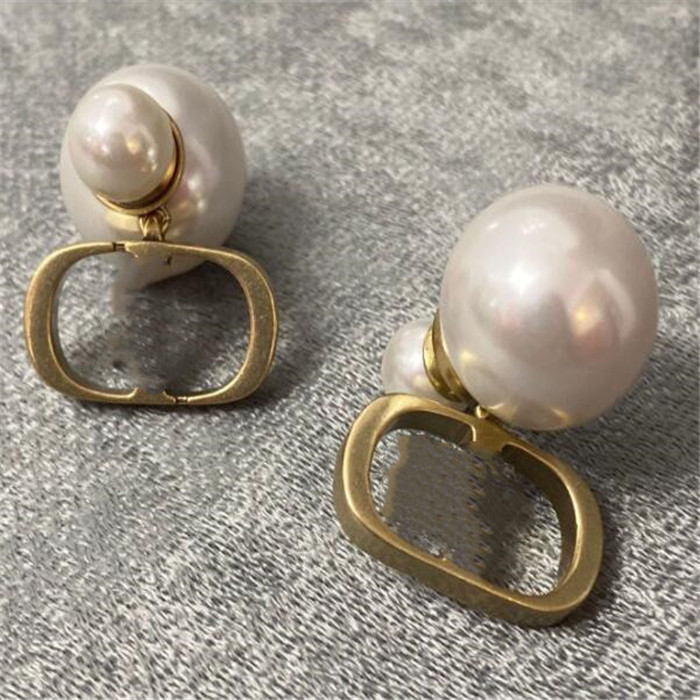 Retro Women Earings Jewelry luxurys Designers Earrings Studs Pearl Earrings Fashion 925 Sterling Silver des boucles d'oreilles
Retro Women Earings Jewelry luxurys Designers Earrings Studs Pearl Earrings Fashion 925 Sterling Silver des boucles d'oreilles
