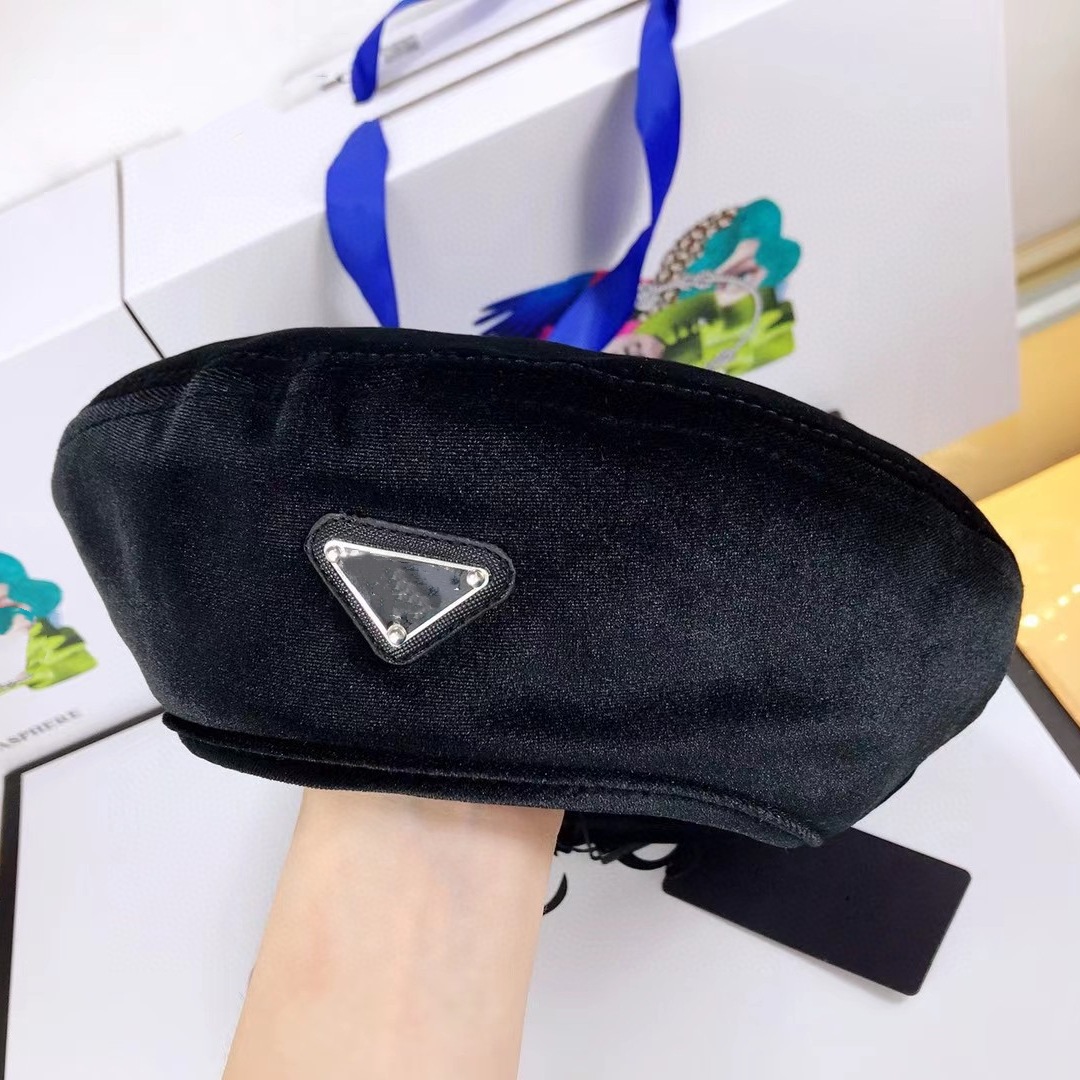 Fashion velvet designer berets caps autumn winter casual women beret high quality prom evening lady cap, Same as pic
Fashion velvet designer berets caps autumn winter casual women beret high quality prom evening lady cap, Same as pic