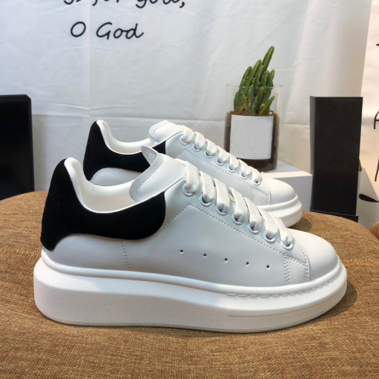 Top quality Men Women Dress shoes Casual Fashion Outdoor Velvet Platform Leathers Trainers with box 35-45, 28
Top quality Men Women Dress shoes Casual Fashion Outdoor Velvet Platform Leathers Trainers with box 35-45, 28