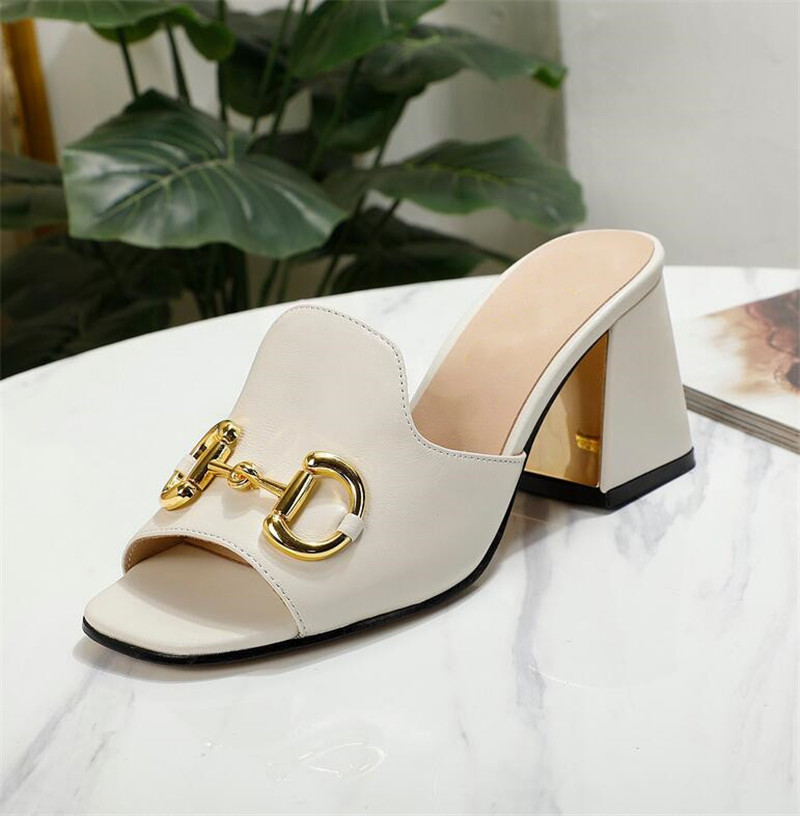 Fashion Women's Casual Slippers Beach slipper high quality chunky heels leather shoes female flip flops comfortable open toed Sandals LETTERS-G52632
Fashion Women's Casual Slippers Beach slipper high quality chunky heels leather shoes female flip flops comfortable open toed Sandals LETTERS-G52632