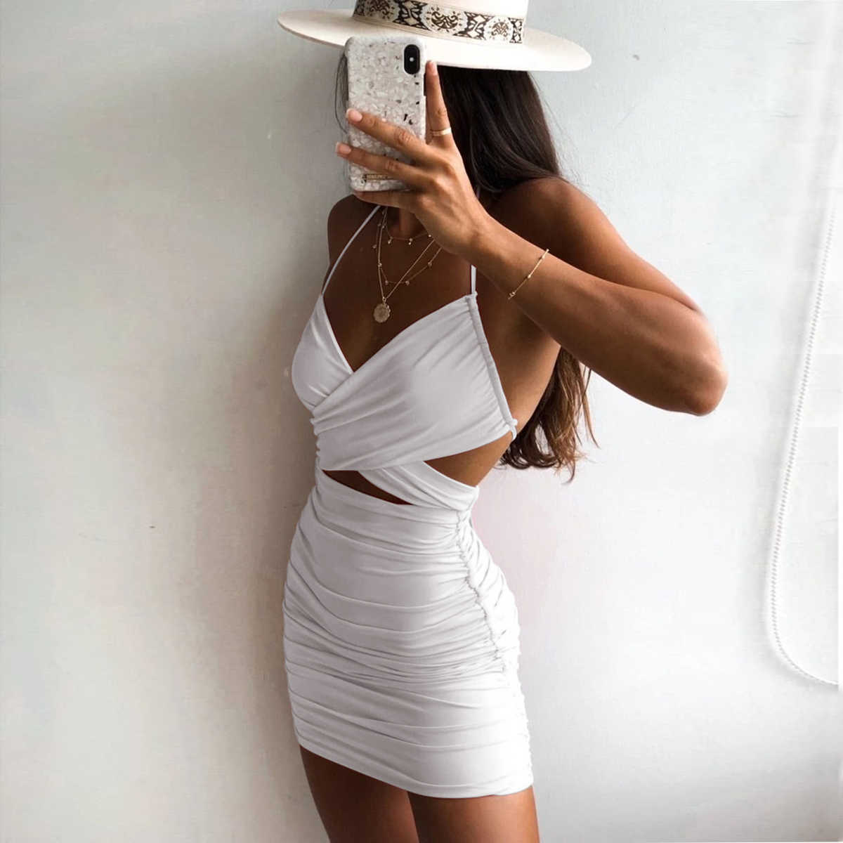 Halter Sexy Dress Women Summer Backless Cross Strap Bandage Mini es Solid Pleated Club Party Package Hip Bodycon 210526