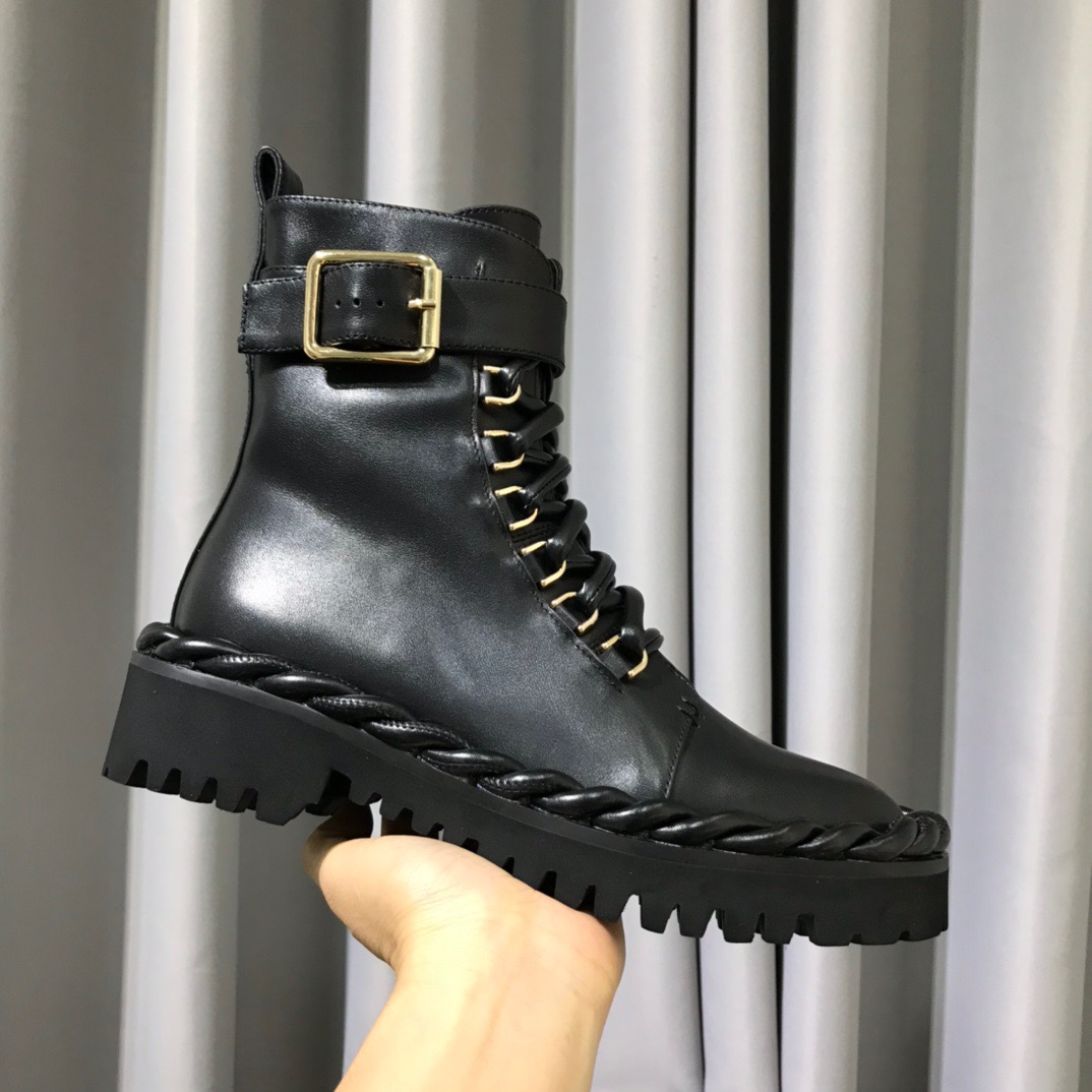 Dark pure leather boots women's thick-soled autumn and winter 2021 thick heel side zipper belt buckle British motorcycle boot size 35-40, Black
Dark pure leather boots women's thick-soled autumn and winter 2021 thick heel side zipper belt buckle British motorcycle boot size 35-40, Black