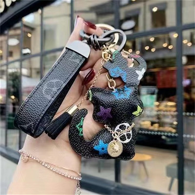 2021 Fashion Key Buckle Car Keychain Handmade Leather Keychains Men Women Bag Pendant Accessories 19 Color
2021 Fashion Key Buckle Car Keychain Handmade Leather Keychains Men Women Bag Pendant Accessories 19 Color