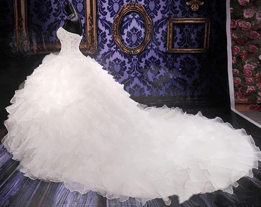 2022 Luxury Beaded Embroidery Ball Gowns Wedding Dresses Princess Gown Corset Sweetheart Organza Ruffles Cathedral Train Bridal Dress Plus Size Custom