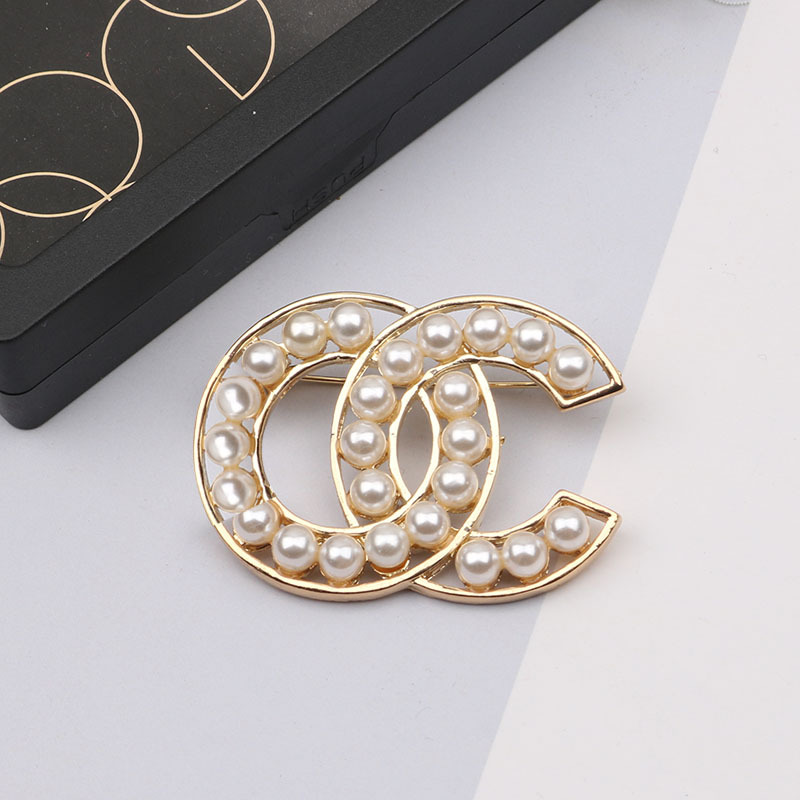 20Style Classic Brand Luxury Desinger Pearl Brooch Famous Women Rhinestone Double Letters Brooches Suit Pin Fashion Jewelry Clothing Decoration Accessories
20Style Classic Brand Luxury Desinger Pearl Brooch Famous Women Rhinestone Double Letters Brooches Suit Pin Fashion Jewelry Clothing Decoration Accessories