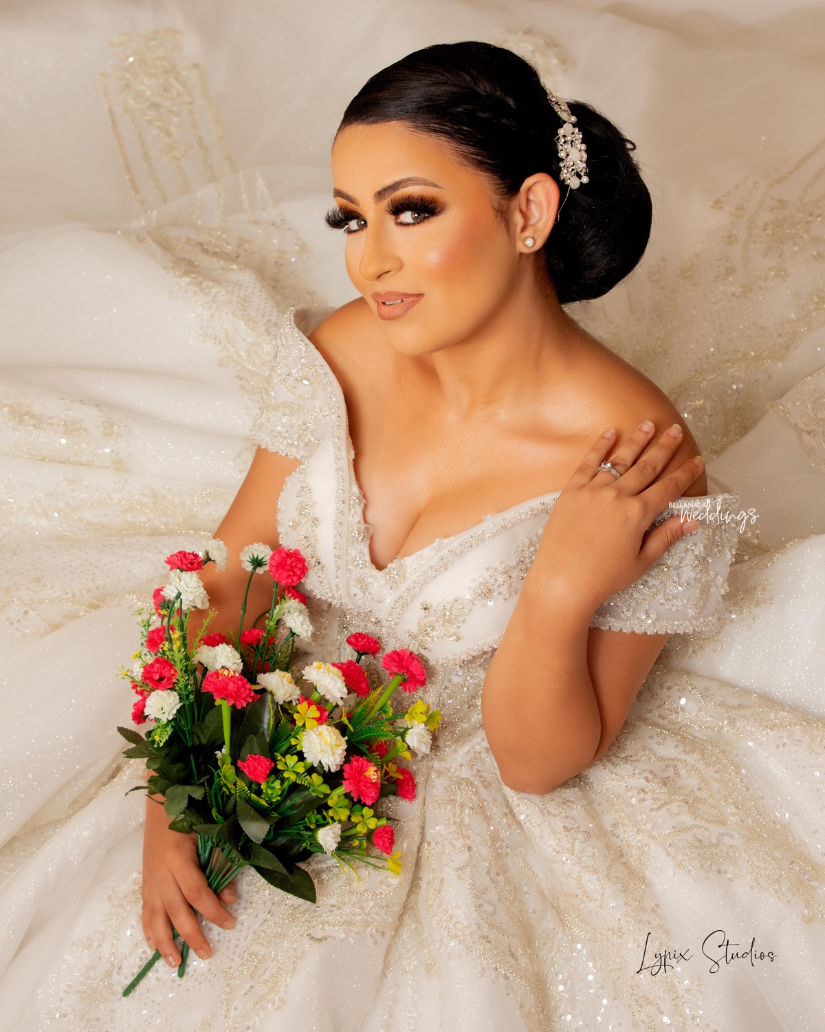 2021 Plus Size Arabic Aso Ebi Luxurious Stylish Sexy Wedding Gowns Beaded Crystals Lace Ball Gown Bridal Dresses ZJ476
