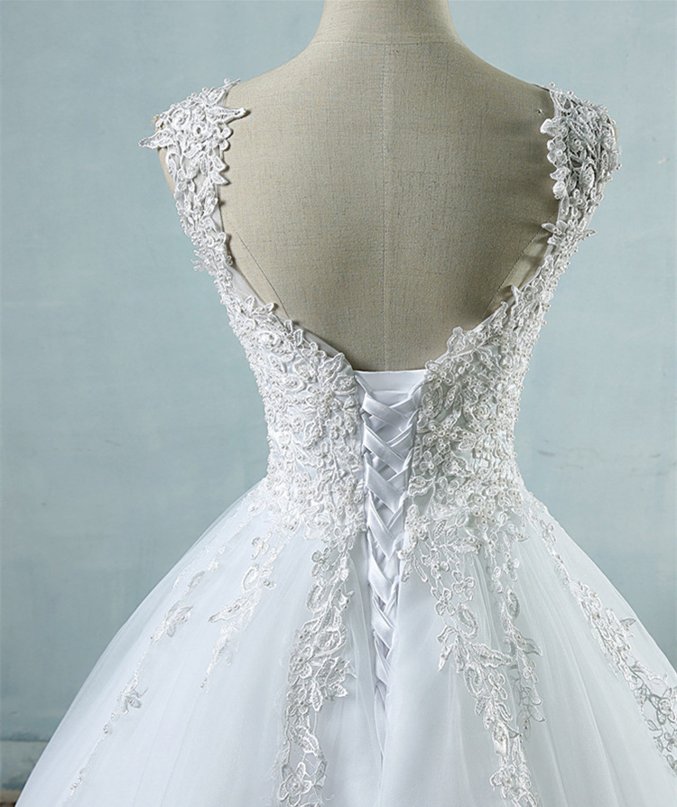 2021 Pearls Beaded A Line Wedding Dresses Bridal Gowns Floor Length Sexy Backless Lace Bride Dress Formal Wear V Neck Sleeveless Vestidos