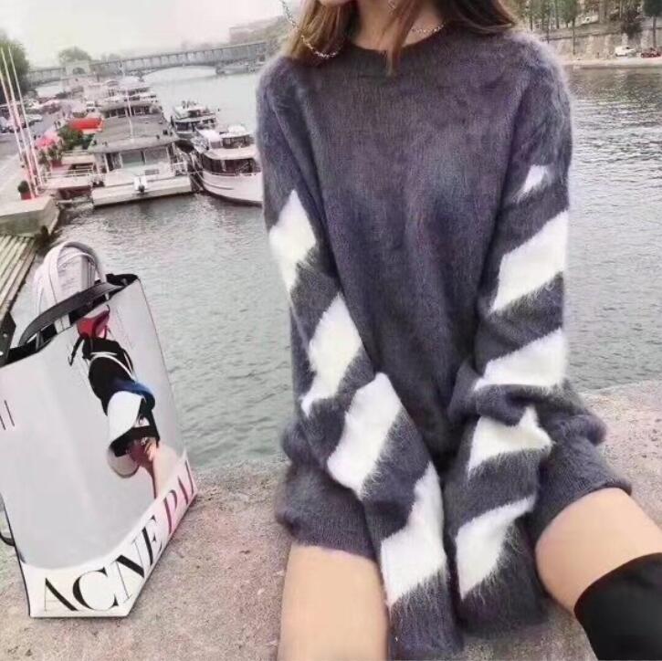 Fall 2021 fashion designer women's sweater Men and women with the same pair of gradual change round neck long sleeve knit warm comfortable trendy blast street, Customize
Fall 2021 fashion designer women's sweater Men and women with the same pair of gradual change round neck long sleeve knit warm comfortable trendy blast street, Customize
