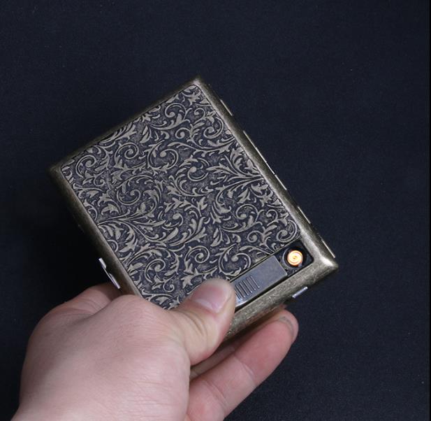 2021 Stainess Stee Cigarette Case with Eectronic USB ighter Cigarette Box with Rechargeabe Fameess ighter Box
2021 Stainess Stee Cigarette Case with Eectronic USB ighter Cigarette Box with Rechargeabe Fameess ighter Box