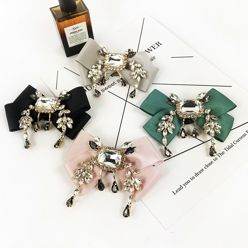 Female Rhinestone ribbon bow tie brooch pin Korean temperament shirt collar decorative Headwear WOMAN
Female Rhinestone ribbon bow tie brooch pin Korean temperament shirt collar decorative Headwear WOMAN