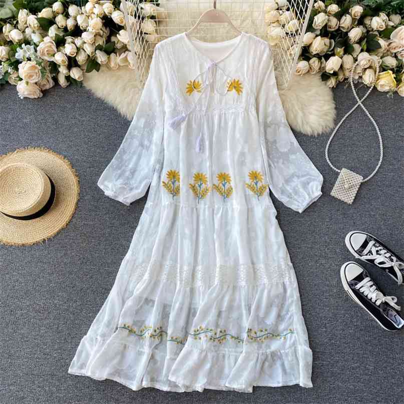 Fashion Women Boho Style Flowers Embroidery Long Dress O Neck Full Sleeve Casual Loose Vocations Elegant Vestidos 210603, White 
Fashion Women Boho Style Flowers Embroidery Long Dress O Neck Full Sleeve Casual Loose Vocations Elegant Vestidos 210603, White