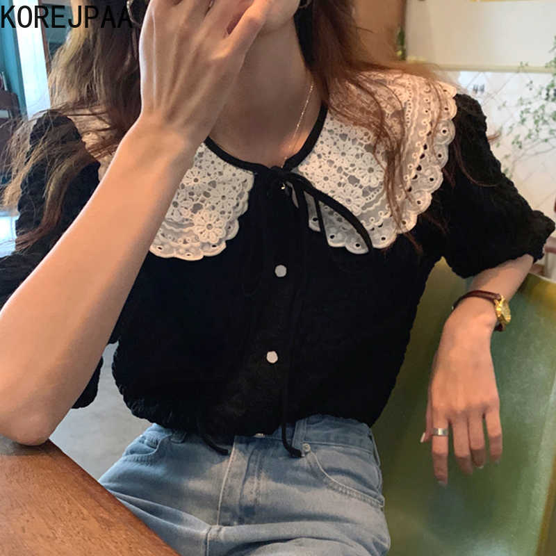 Korejpaa Women Shirt Korea Chic Summer Gentle Doll Collar Lace Crochet Bow Fold Single-breasted Short-sleeved Blouse Female 210526