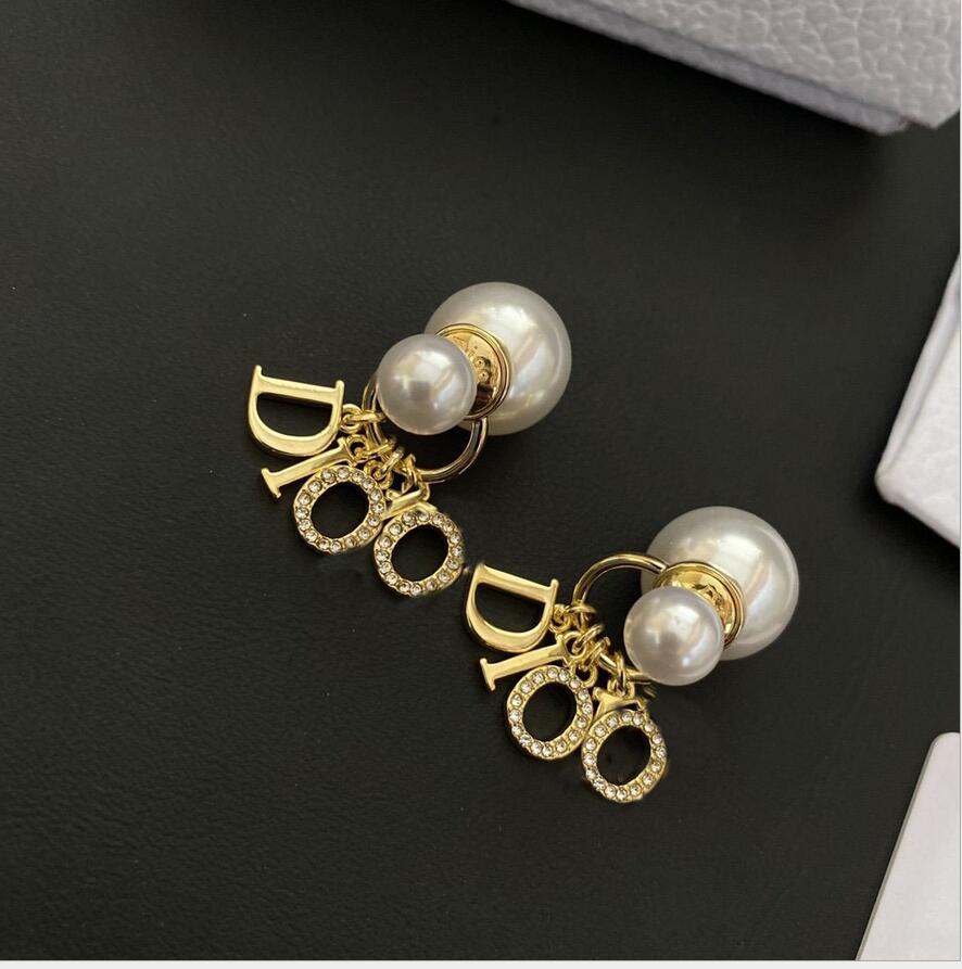 Fashion Have stamps pearl Letter Dangle designer earrings for lady women Bride Party wedding lovers gift engagement luxury jewelry with Box
Fashion Have stamps pearl Letter Dangle designer earrings for lady women Bride Party wedding lovers gift engagement luxury jewelry with Box
