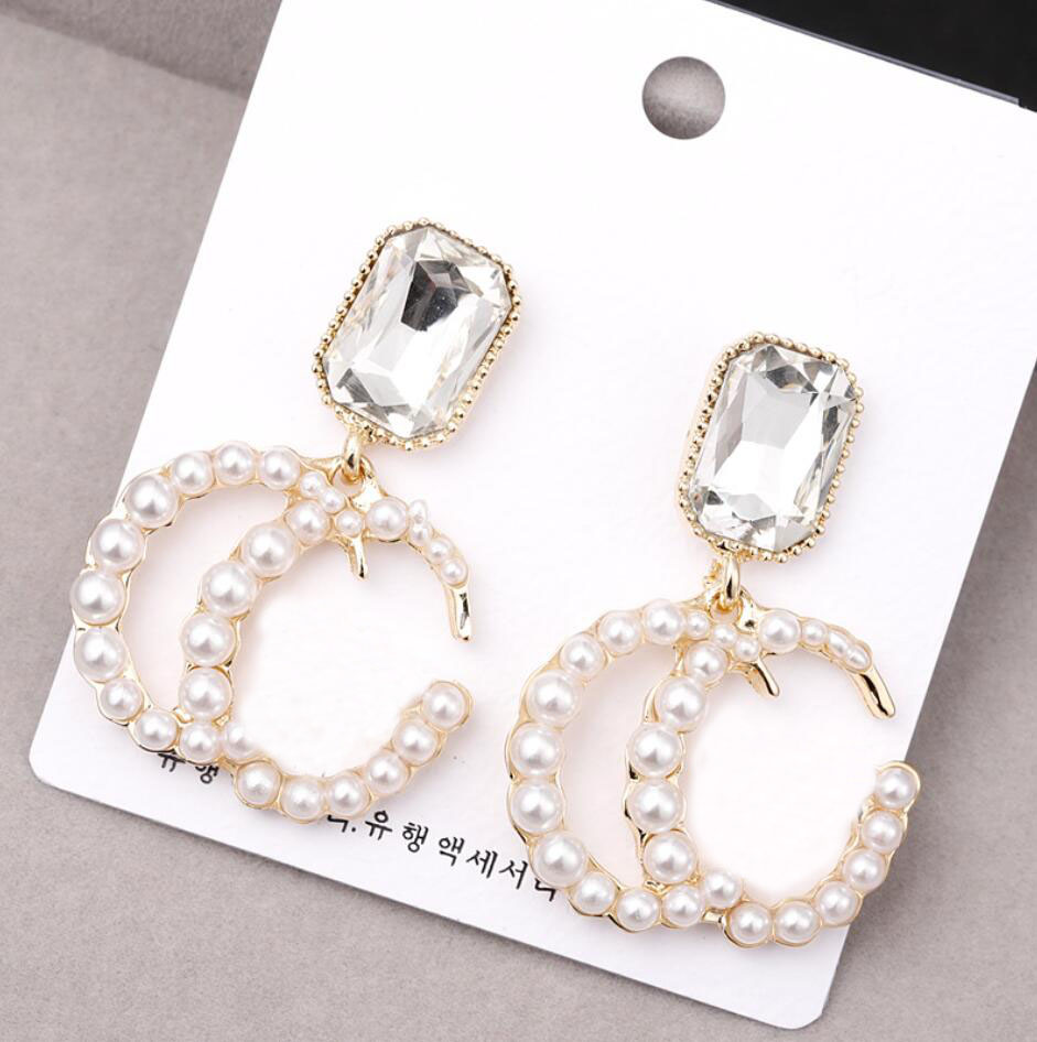 Women Fashion Luxury With Pearl Letter Pendant Dangle Chandelier Earring S925 Silver Needle Designer Jewelry
Women Fashion Luxury With Pearl Letter Pendant Dangle Chandelier Earring S925 Silver Needle Designer Jewelry