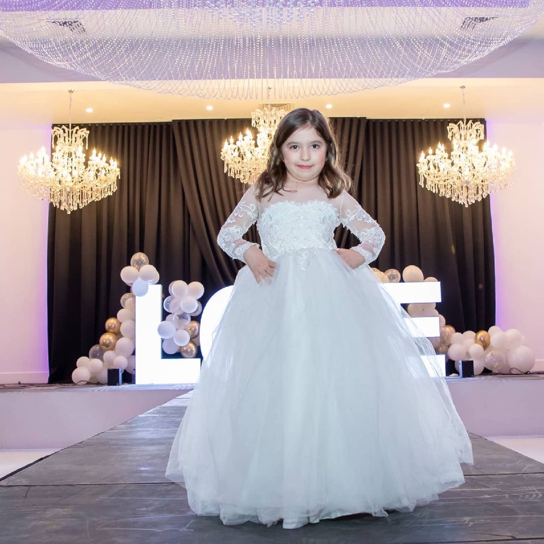 Baby Flower Girls Dress Cute Sheer Jewel Neck Lace Long Sleeve Children Birthday Party Dresses Kids Wedding Prom Communion Wear