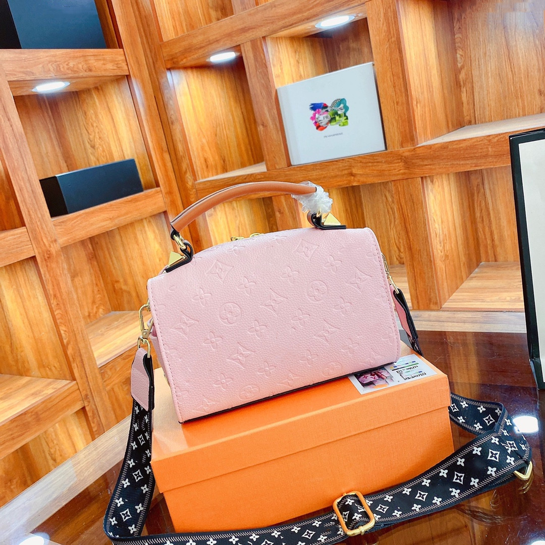 Handbags Shoulder Bags Women Luxury Designer Handbag Female Messenger Purse Lady ToteLouis
BagVittonYSL
A00011
Handbags Shoulder Bags Women Luxury Designer Handbag Female Messenger Purse Lady ToteLouis
BagVittonYSL
A00011