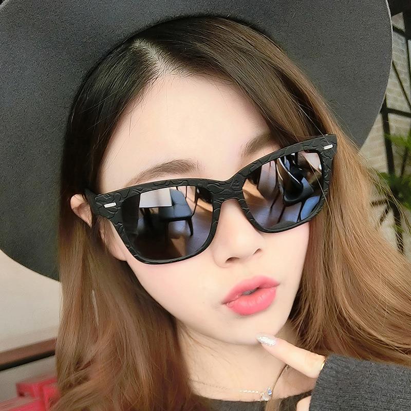 Ape Men Women Color Tide Head Retro Sunglasses Brand 99021 Personality Film And Couple New Tmooa, White;black
Ape Men Women Color Tide Head Retro Sunglasses Brand 99021 Personality Film And Couple New Tmooa, White;black