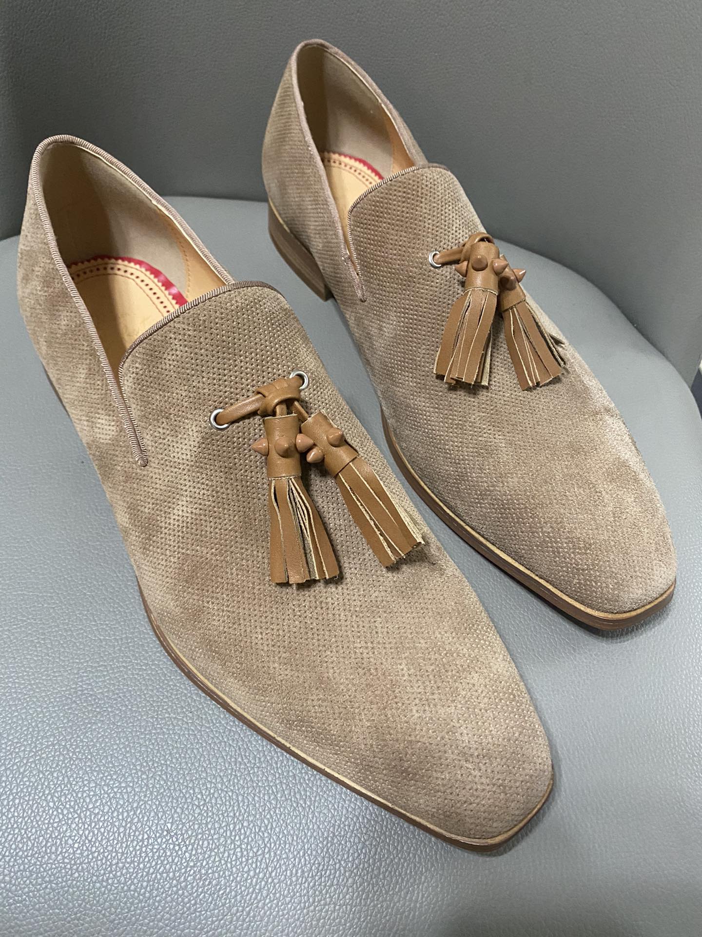 Brand Fashion Gentleman Red Bottom Shoes Flat Genuine Leather Oxford Shoes Mens Walking Business Flats Designer Spikes Wedding Party Suede D, Black
Brand Fashion Gentleman Red Bottom Shoes Flat Genuine Leather Oxford Shoes Mens Walking Business Flats Designer Spikes Wedding Party Suede D, Black