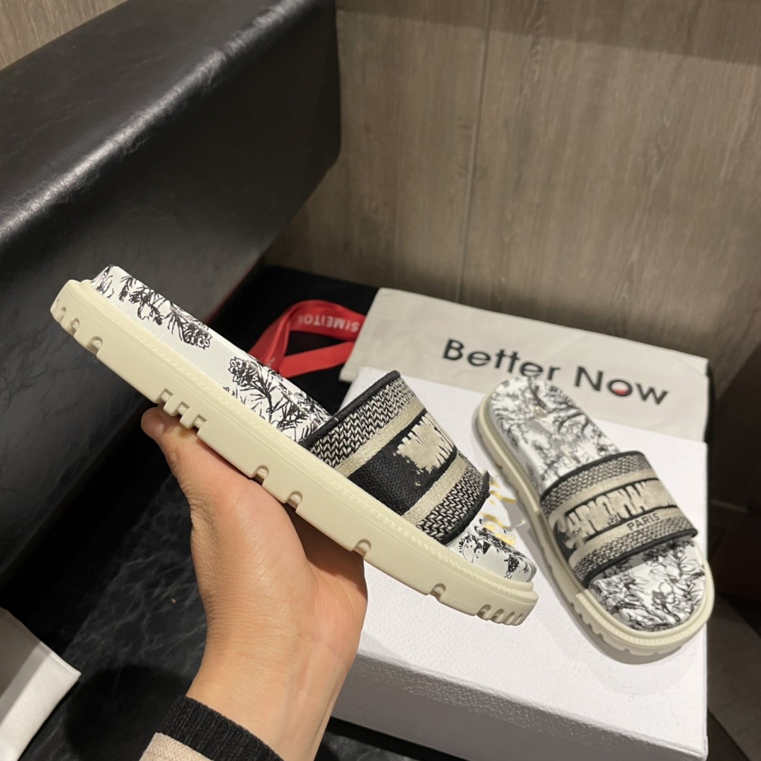 2022 High Quality Designer Women's Sexy Luxury Slippers Platform Leisure Summer Wide Flat Beach Sandals Size 0214, 04
2022 High Quality Designer Women's Sexy Luxury Slippers Platform Leisure Summer Wide Flat Beach Sandals Size 0214, 04