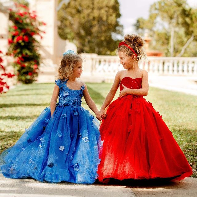 2021 Blue Lace Flower Girl Dresses Ball Gown Tulle Sheer Neck Hand Made Flowers Lilttle Kids Birthday Pageant Weddding Gowns