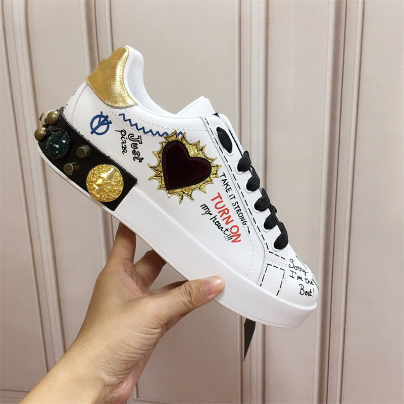 Luxurys Shoes Disney Queen White Red Pink Black Heart Graffiti Genuine Leather Platform Casual Women Size 35, 23
Luxurys Shoes Disney Queen White Red Pink Black Heart Graffiti Genuine Leather Platform Casual Women Size 35, 23