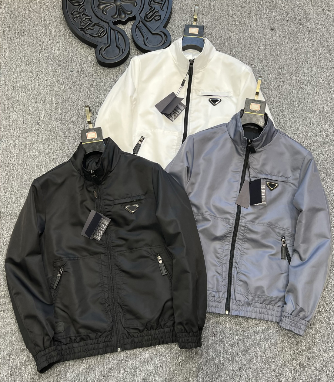 2022 spring and autumn newest mens designer jacket ~ high-quality Nylon Material China size coat fashionable stand collar zipper men luxury jacket, White
2022 spring and autumn newest mens designer jacket ~ high-quality Nylon Material China size coat fashionable stand collar zipper men luxury jacket, White