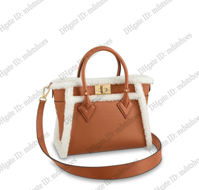 Wool On My Side MM Handbag Designer Women Fur Teddy Tote Shearling Calf Leather Handle Bag Luxurys Cross Body M58918 M58908
Wool On My Side MM Handbag Designer Women Fur Teddy Tote Shearling Calf Leather Handle Bag Luxurys Cross Body M58918 M58908