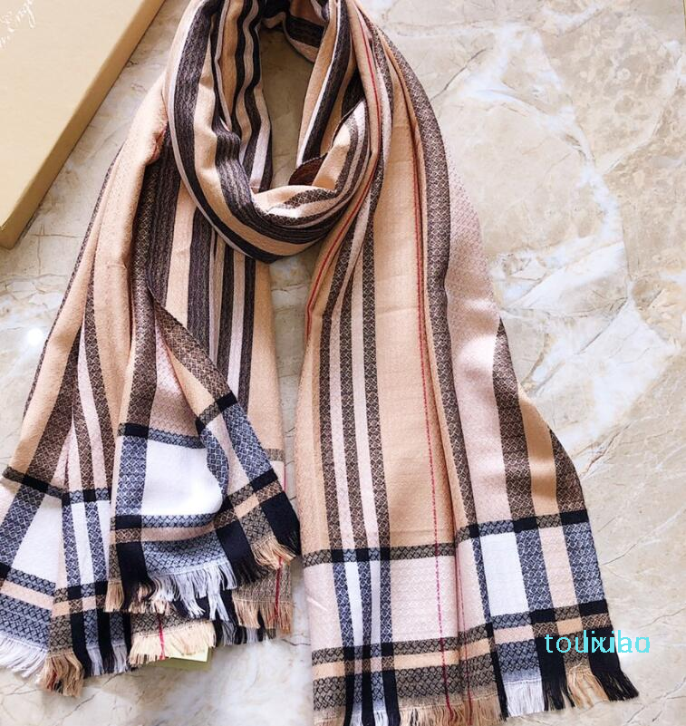 New plaid scarf, go out to sunblock all-match shawl is very suitable for summer travel, shopping mall air conditioning shawl. Specifications
New plaid scarf, go out to sunblock all-match shawl is very suitable for summer travel, shopping mall air conditioning shawl. Specifications