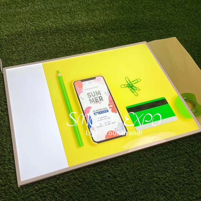Retail Supplies Wall Mounted Backlit Slim A2 Led Light Box for Image Display with Wooden Case Packing