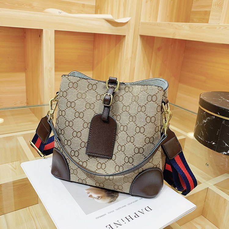 Designer This year's is new fashion the autumn of One shoulder diagonal span denim contrast color bucket bag high-capacity handbag Handbags Outlet, Black
Designer This year's is new fashion the autumn of One shoulder diagonal span denim contrast color bucket bag high-capacity handbag Handbags Outlet, Black