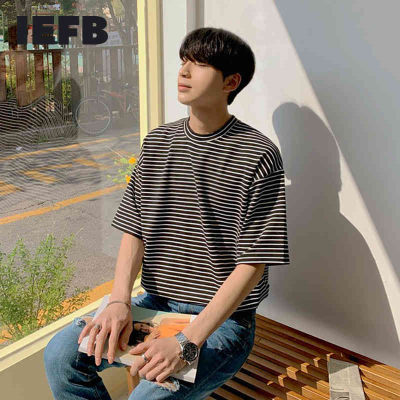 IEFB Men's Striped T-shirt Summer Round Neck Short Sleeve Korean Fashion Loose Cusual Top Trend Black White Tee Tops 9Y7184 210524