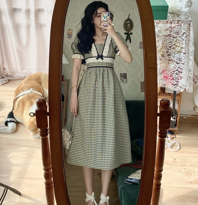 Vintage French Women Plaid Dresses Sweet Lace Patchwork Square Collar Puff Sleeve Casual Slim Midi Dress Femme Vestidos 210519