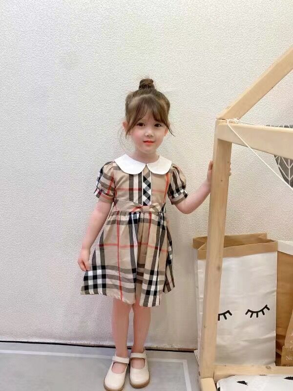 Designer Children Plaid Dresses summer luxury Girls doll lapel short sleeve lattice dress preppy style Kids cotton Clothing A6614, Red;yellow
Designer Children Plaid Dresses summer luxury Girls doll lapel short sleeve lattice dress preppy style Kids cotton Clothing A6614, Red;yellow