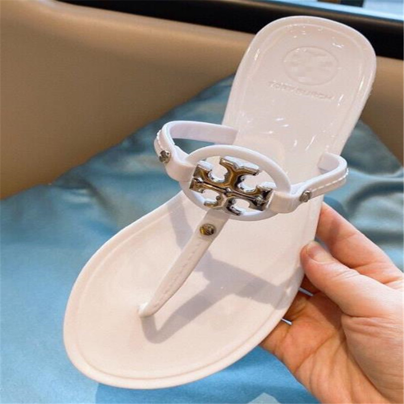 European and American Crystal Ladies Sandals with Jelly Flat Metal Clasp Beach, Black
European and American Crystal Ladies Sandals with Jelly Flat Metal Clasp Beach, Black