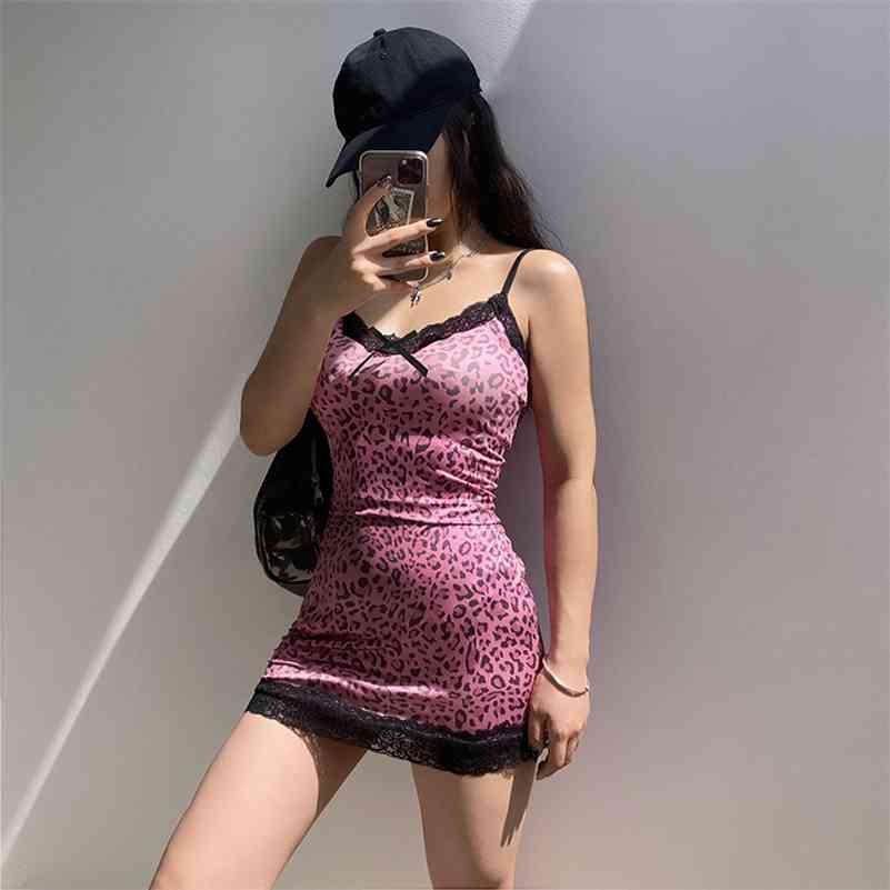 Aesthetics Lace Trim Leopard Printing Party Cami Dresses E-girl Spaghetti Strap V-neck Lace Hem A-line Mini Dress 210518, Red
Aesthetics Lace Trim Leopard Printing Party Cami Dresses E-girl Spaghetti Strap V-neck Lace Hem A-line Mini Dress 210518, Red