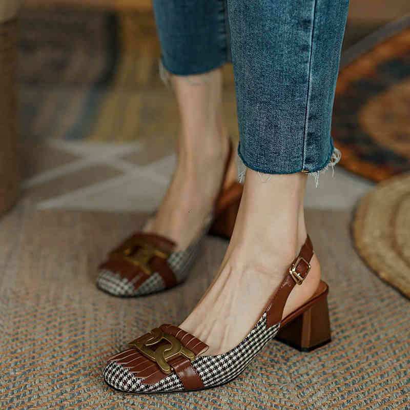 Sandals Ladies striped metal slings back houndstooth sandals for women genuine leather summer shoes VWAR, 1# shoe box
Sandals Ladies striped metal slings back houndstooth sandals for women genuine leather summer shoes VWAR, 1# shoe box