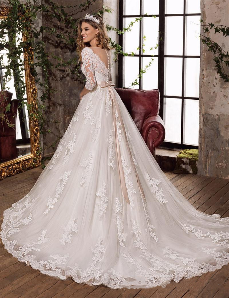 Rustic V-Neck A Line Wedding Dress For Bride 2022 3/4 Long Sleeve Princess Country Wedding Gowns Buttons Appliques Lace Ivory Tulle Bridal Dresses Cus