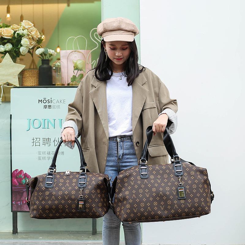 Duffel Bags Portable Women Luggage Weekend Bag Travel Fitness PU Brand Designer Shoulder Large Capacity Femail Duffle, M cream
Duffel Bags Portable Women Luggage Weekend Bag Travel Fitness PU Brand Designer Shoulder Large Capacity Femail Duffle, M cream