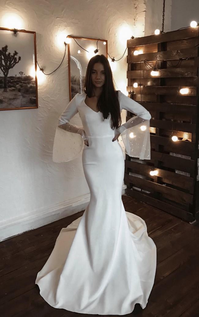 Sexy Mermaid Formal Evening Dresses 2021 Flare Long Sleeve Keyhole Open Back V-Neck Women Celebrity Prom Pageant Dress Bride Reception Gowns