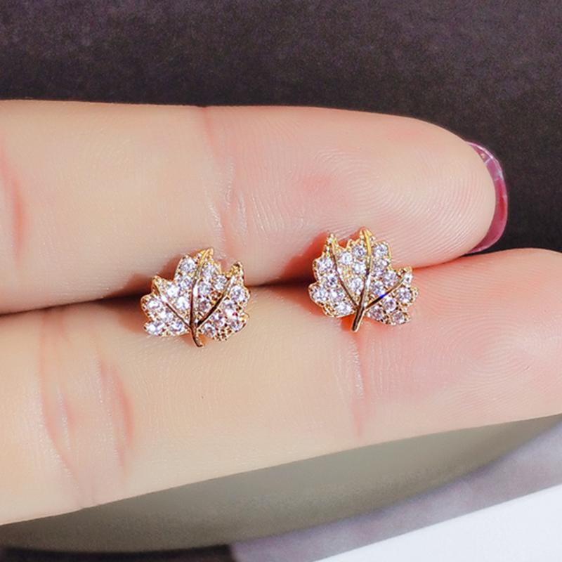 Stud Vintage Elegant Plant Leaves Jewelry Earrings For Women S925 Needle Temperament High Quality Zircon Wedding Party Gift, Golden;silver
Stud Vintage Elegant Plant Leaves Jewelry Earrings For Women S925 Needle Temperament High Quality Zircon Wedding Party Gift, Golden;silver