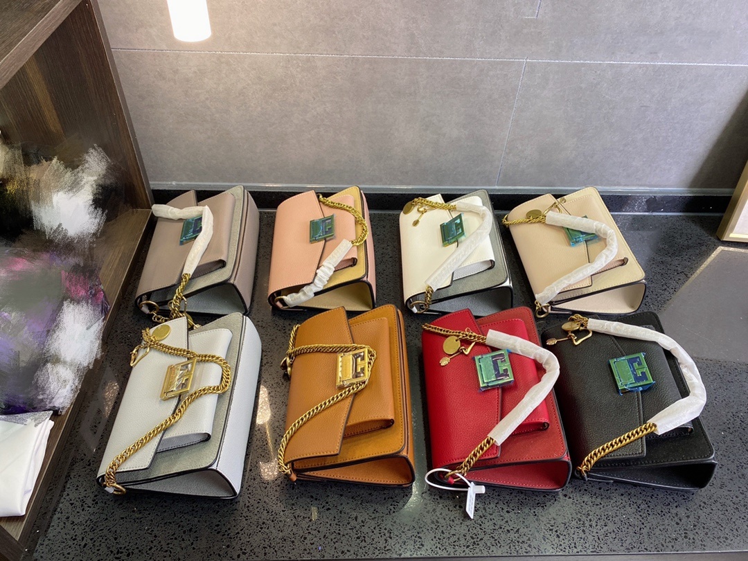 Upgraded top soft leather shoulder bag Retro rectangular purse with internal compartment Vintage color metal chain accessories decorated wom
Upgraded top soft leather shoulder bag Retro rectangular purse with internal compartment Vintage color metal chain accessories decorated wom