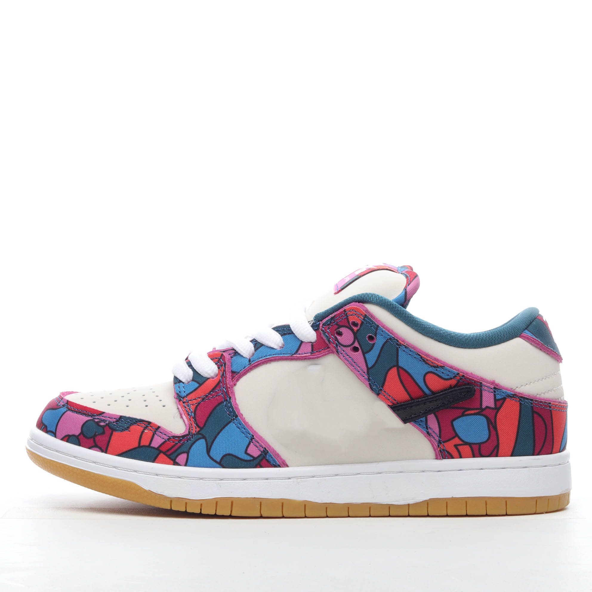 PARRA X DUNKS LOW PRO SB ABSTRACT ART Skateboard Shoes off the shoe upper is built with an white leather base overlaid by-abstract designs in a vibrant mix of hues matched
PARRA X DUNKS LOW PRO SB ABSTRACT ART Skateboard Shoes off the shoe upper is built with an white leather base overlaid by-abstract designs in a vibrant mix of hues matched