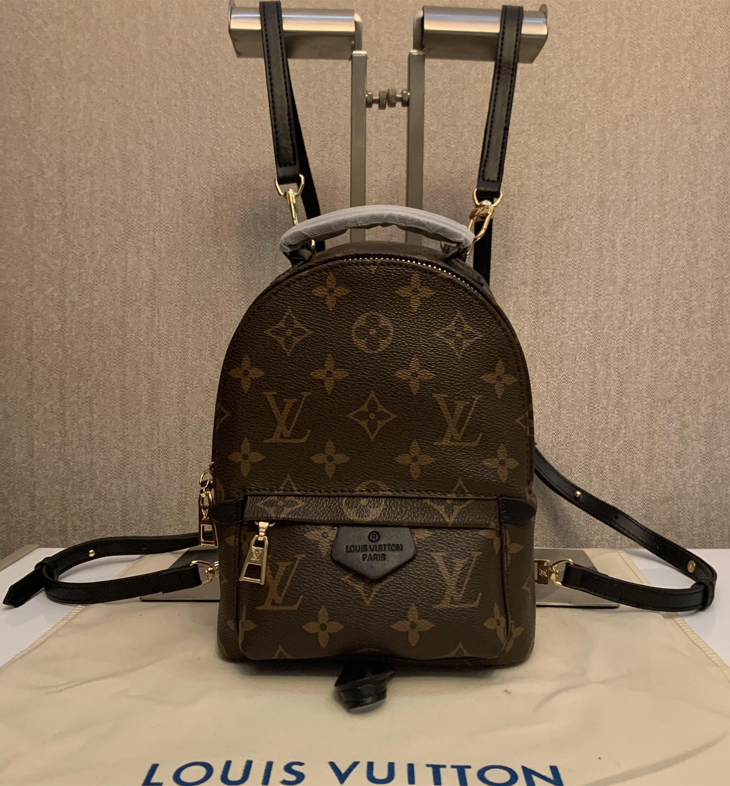 LVLOUISVITTON VUTTON Designers Backpack Womens Leather Mini Shoulder Cross Body Messenger Bag Backpacks Travel Bags Ladys C, Red;black
LVLOUISVITTON VUTTON Designers Backpack Womens Leather Mini Shoulder Cross Body Messenger Bag Backpacks Travel Bags Ladys C, Red;black