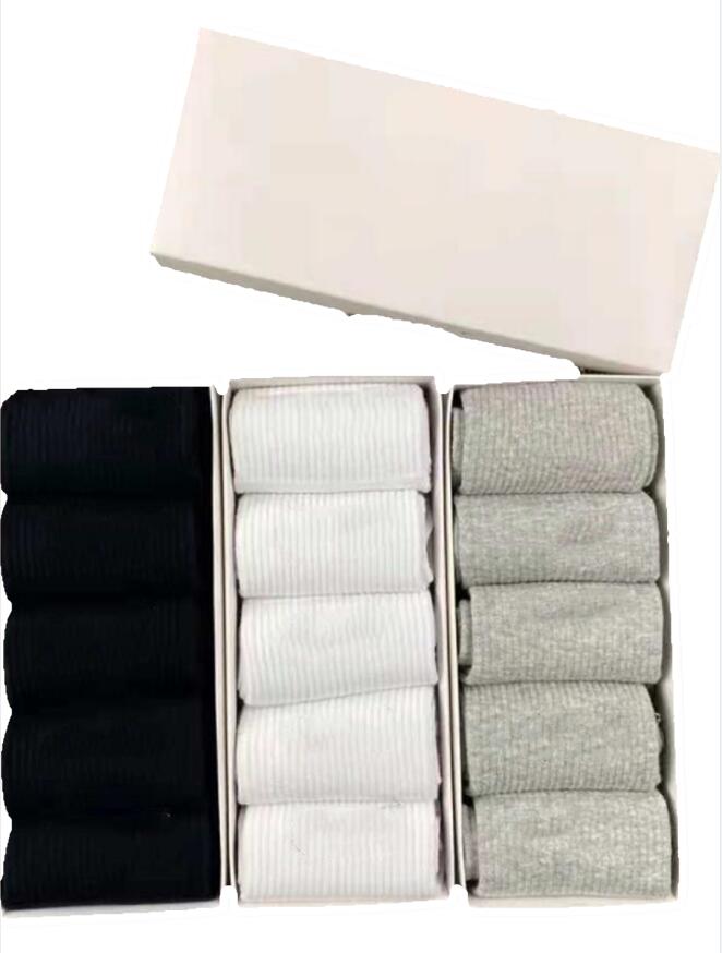 Casual socks neutral sports running walking skateboard suitable for spring summer autumn winter gift box style middle tube five pairs in one, Black
Casual socks neutral sports running walking skateboard suitable for spring summer autumn winter gift box style middle tube five pairs in one, Black