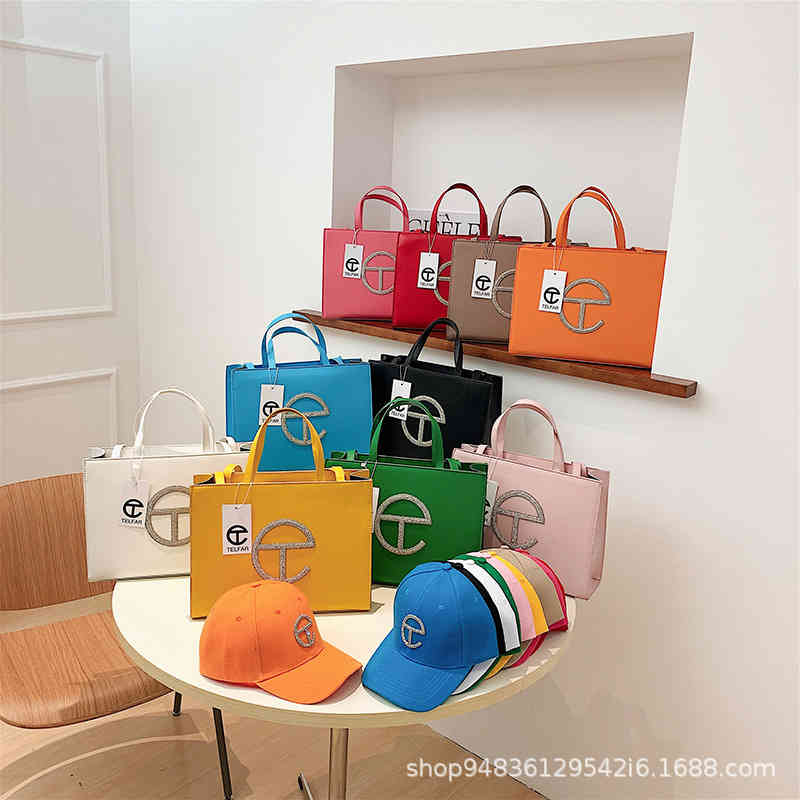 Bag Women's Bag 2021 Autumn and Winter New t Home Diamond Inlaid Hat Set Shoulder, Small white
Bag Women's Bag 2021 Autumn and Winter New t Home Diamond Inlaid Hat Set Shoulder, Small white